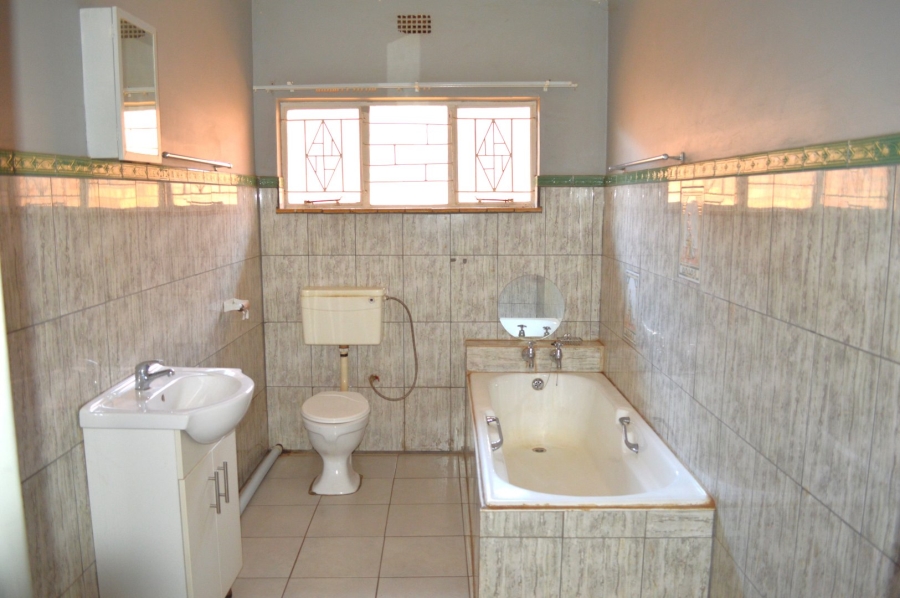 4 Bedroom Property for Sale in Roosheuwel North West